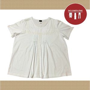 Women's Salon Studio White Lacey Pleated Short Sleeve Top